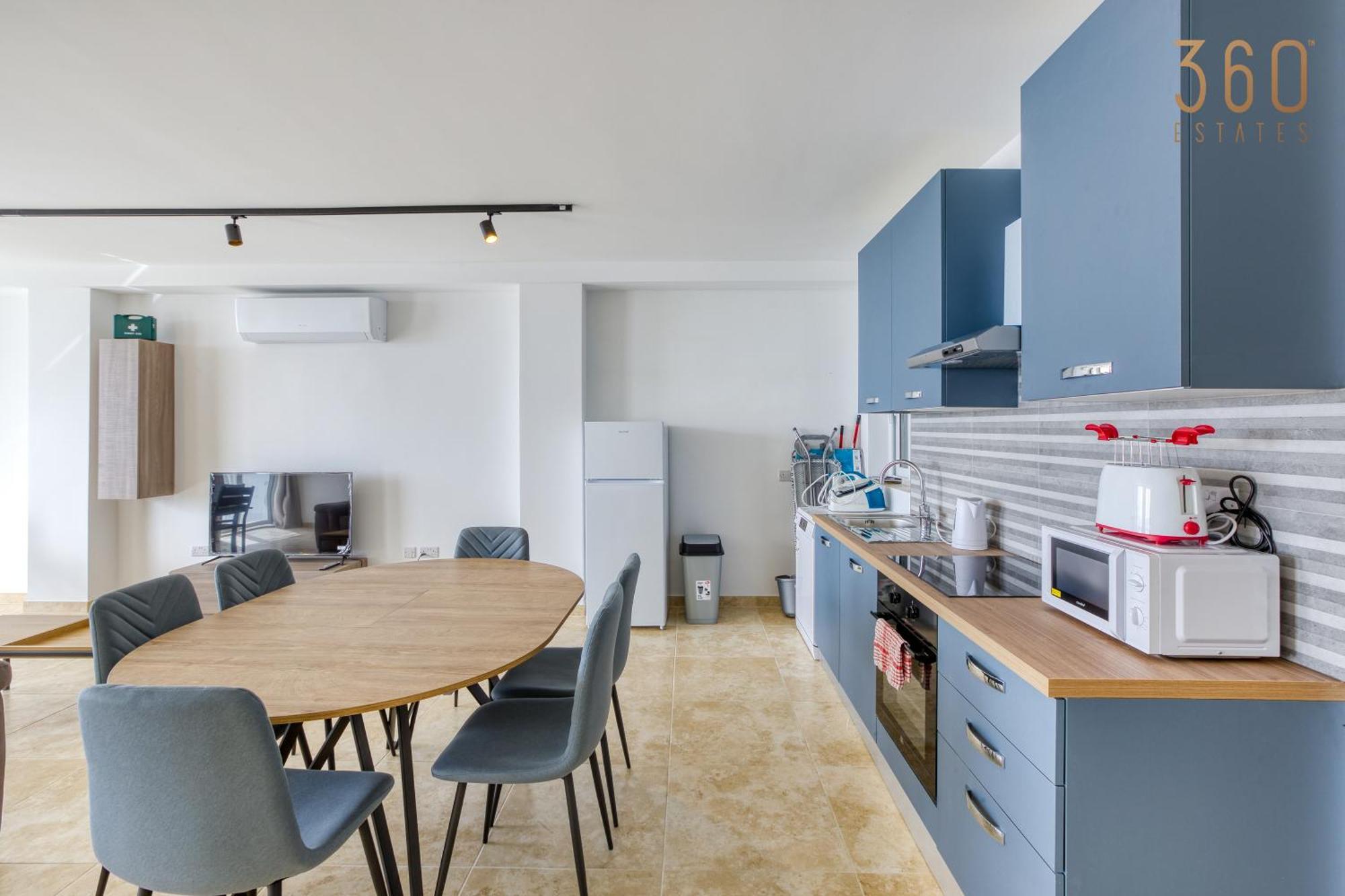 A Large, Fully Equipped 2br In By 360 Estates