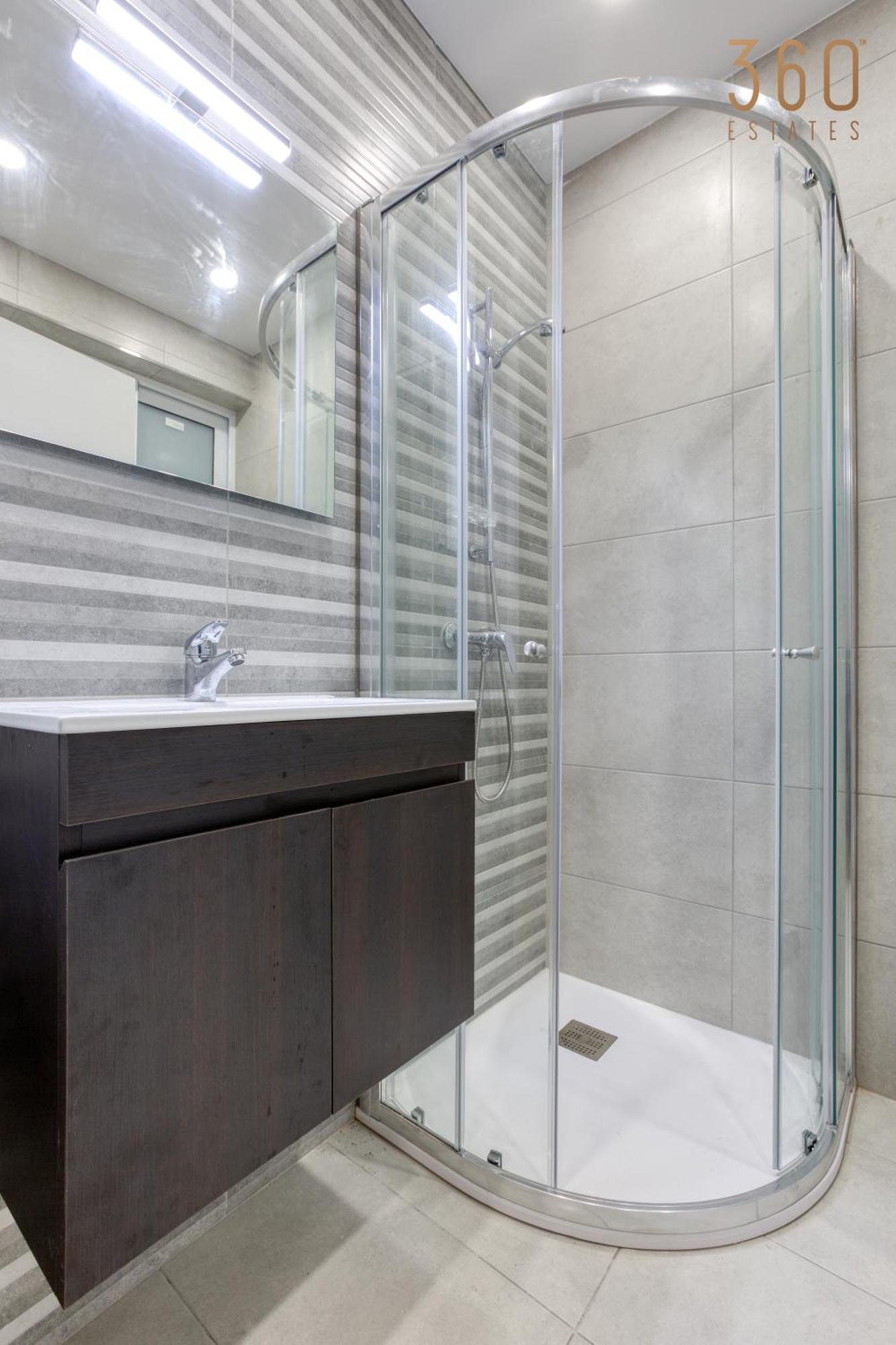 A Large, Fully Equipped 2br In By 360 Estates